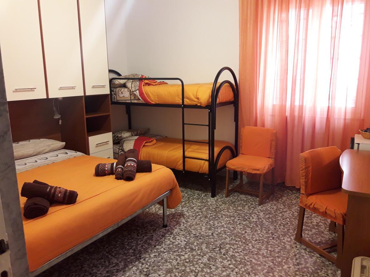 I Due Baroni - Fronte Campus Bed & Breakfast Bari Exterior photo