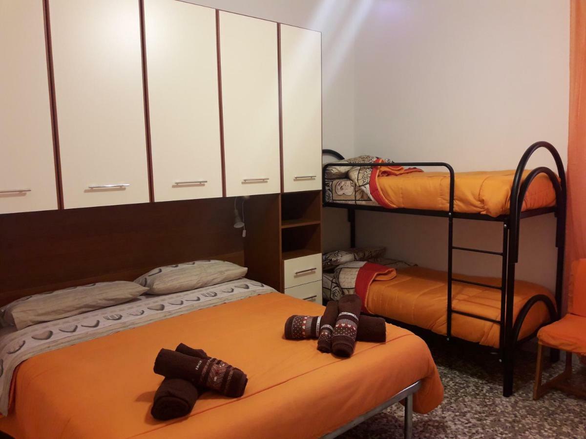 I Due Baroni - Fronte Campus Bed & Breakfast Bari Exterior photo